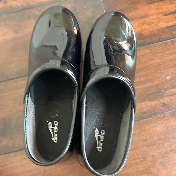 Dansko Professional Clogs Women's 40 Black Patent Leather Slip On Comfort Shoes - Picture 7 of 12